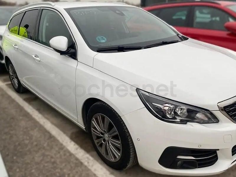 Usado Peugeot 308 SW Allure 130 CV (95 kW) 2021 Blanco Familiar