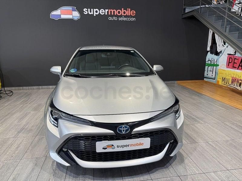 Usado Toyota Corolla Active 140 CV (102 kW) 2022 Gris / plata Berlina