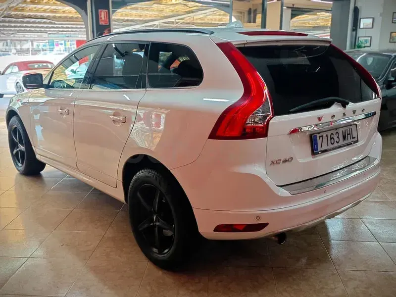 Usado Volvo XC60 Momentum 181 CV (133 kW) 2013 Blanco SUV