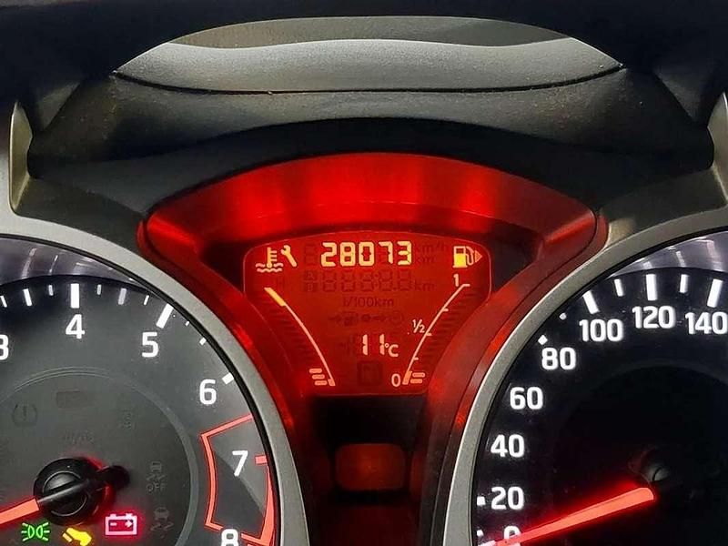Usado Nissan Juke Tekna 114 HP (83 kW) 2018 Cinzento SUV