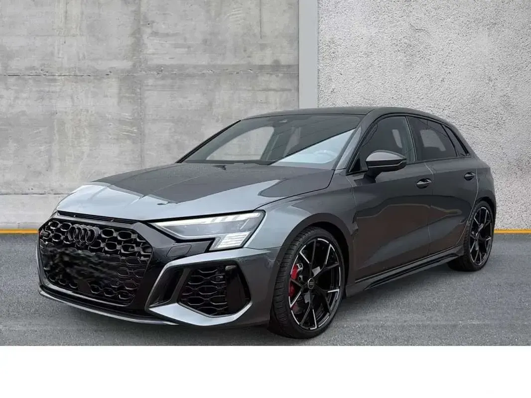 Usado Audi RS3 Sportback 400 CV (294 kW) 2024 Gris Utilitario