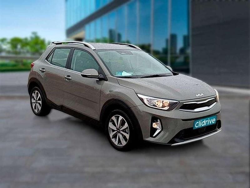 Usado Kia Stonic Plus 120 CV (88 kW) 2022 Verde SUV
