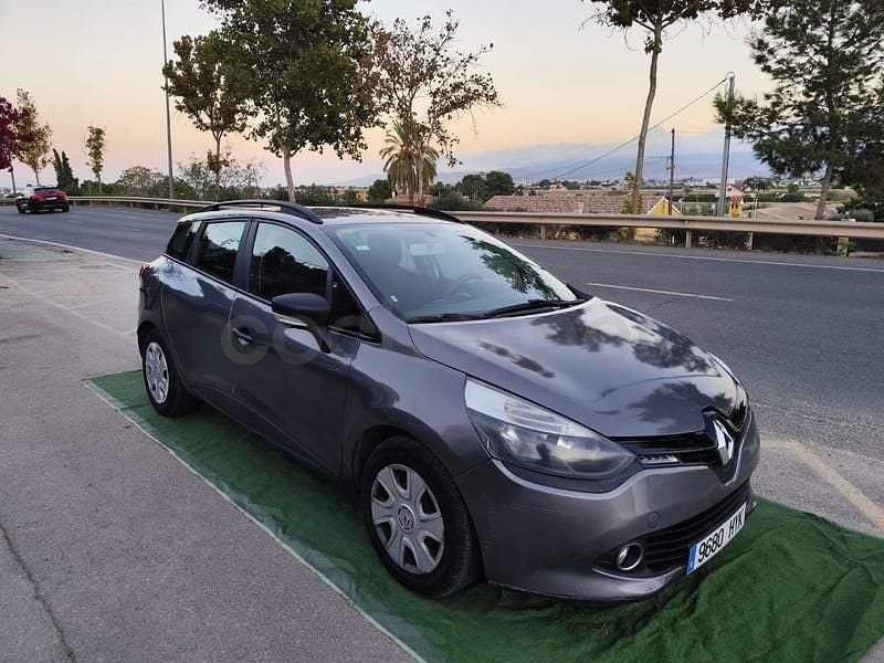 Usado Renault Clio GrandTour Expression 75 CV (55 kW) 2014 Gris / plata Familiar