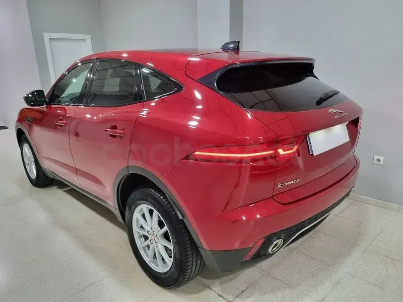 Usado Jaguar E-Pace 200 CV (147 kW) 2020 Rojo SUV