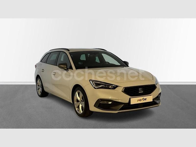 Blanco Usado 2024 Seat Leon FR Familiar | 26.800 € (Un poco caro) - Imagen 1/4