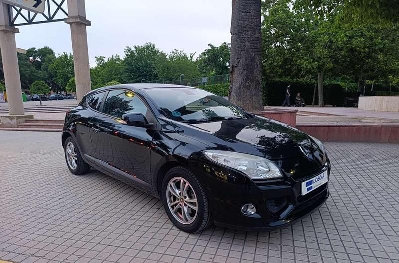 Negro Usado 2013 Renault Mégane III Dynamique Coupe | 6000 € (Buen precio) - Imagen 1/4