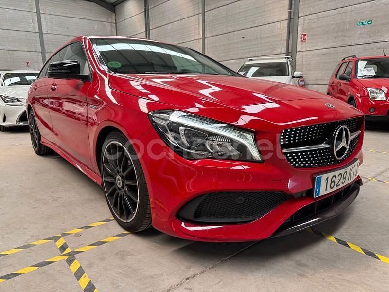 Usado Mercedes CLA200 Shooting Brake 150 CV (110 kW) 2019 Rojo Familiar