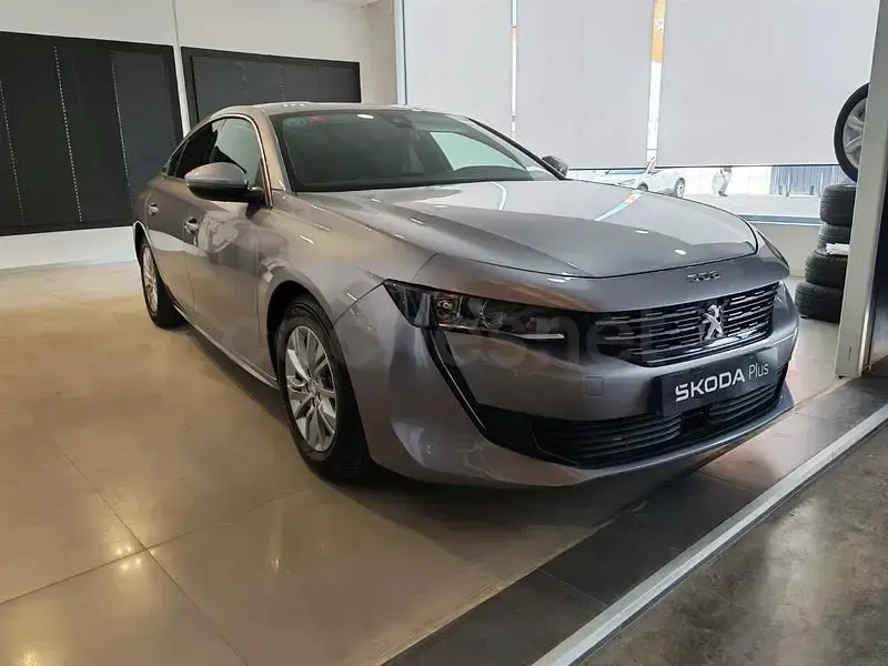 Usado Peugeot 508 Active 130 CV (95 kW) 2021 Gris / plata Berlina