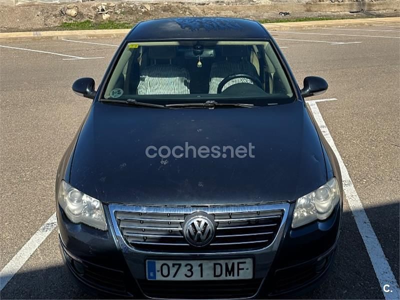 Usado VW Passat Advance 140 CV (102 kW) 2005 Azul Berlina