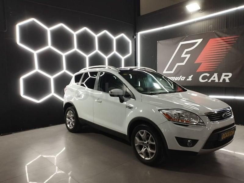 Usado Ford Kuga Trend 140 HP (102 kW) 2010 Branco SUV