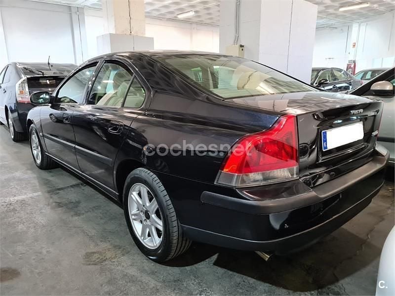 Usado Volvo S60 140 CV (102 kW) 2002 Azul Berlina