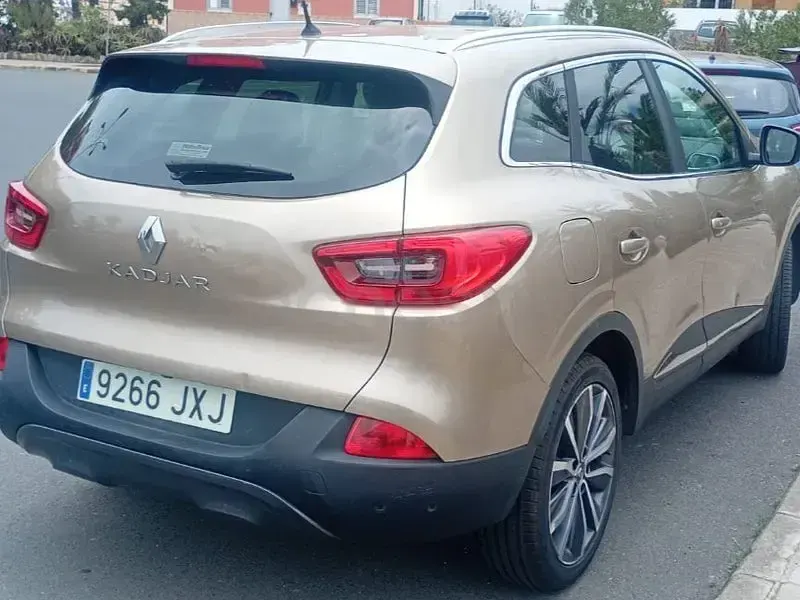 Usado Renault Kadjar Zen 130 CV (95 kW) 2017 Beige SUV
