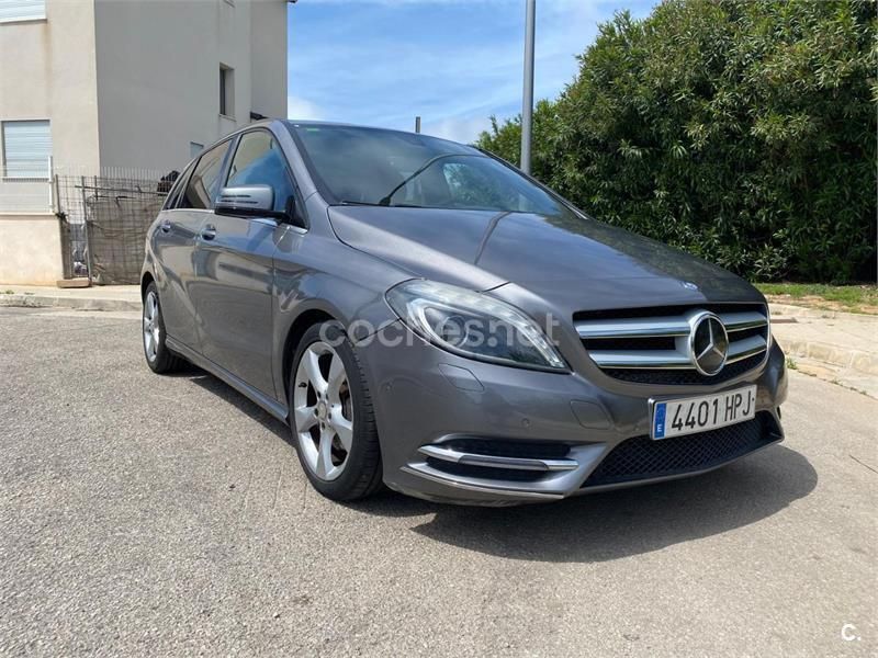 Gris / plata Usado 2013 Mercedes B180 Monovolumen | 11.500 € (Buen precio) - Imagen 1/4