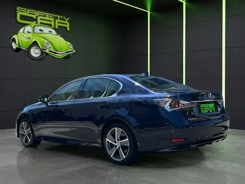 Usado Lexus GS300h Executive Line 223 CV (164 kW) 2018 Azul Berlina