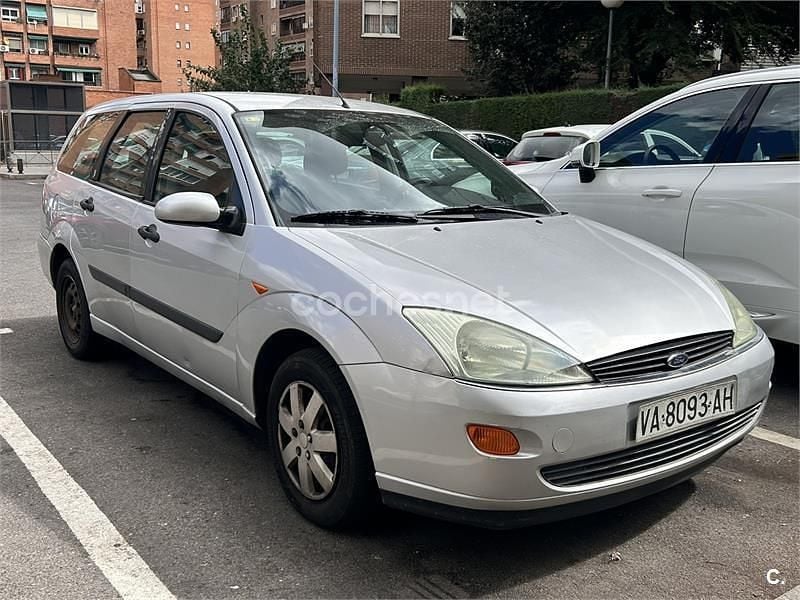 Gris / plata Usado 1999 Ford Focus Ghia Familiar | 1399 € (Precio justo) - Imagen 1/4