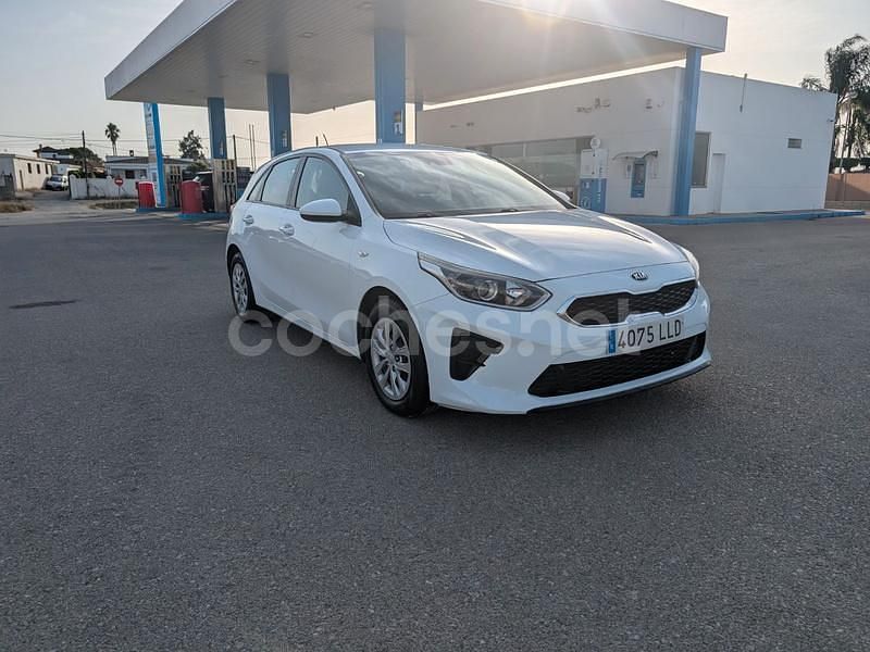 Usado Kia Ceed 120 CV (88 kW) 2020 Blanco Utilitario