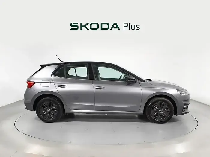 Usado Skoda Fabia Style 110 CV (80 kW) 2022 Gris Utilitario