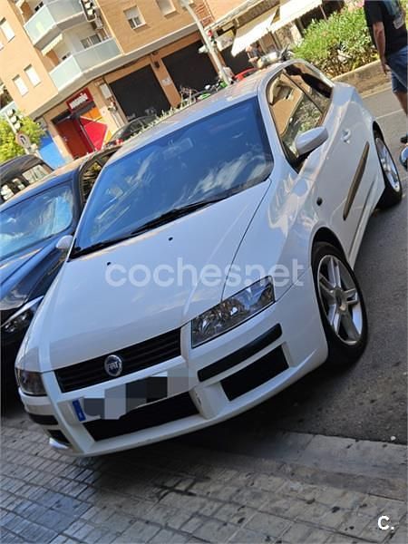 Blanco Usado 2002 Fiat Stilo Dynamic Berlina | 2800 € (Precio justo) - Imagen 1/4