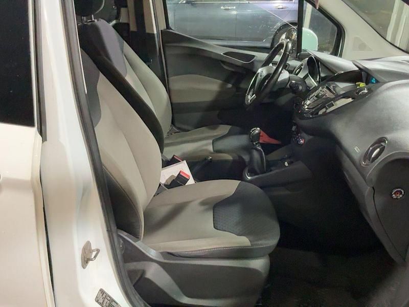 Usado Ford Tourneo Courier Titanium 100 CV (73 kW) 2016 Blanco Monovolumen