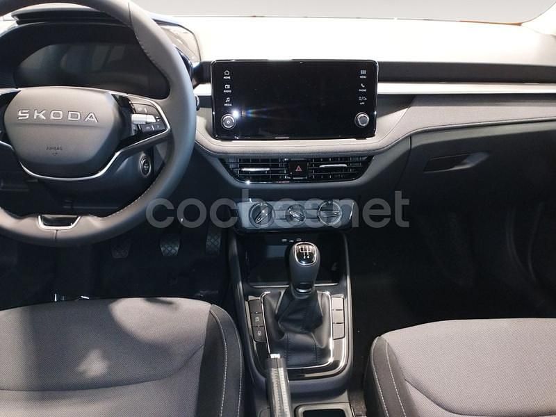 Nuevo Skoda Fabia Selection 80 CV (58 kW) 2025 Gris / plata Utilitario