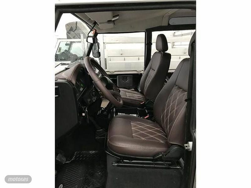 Usado Land Rover Defender 122 CV (89 kW) 2013 Marrón SUV