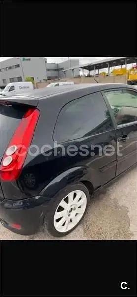 Usado Ford Fiesta Sport 100 CV (73 kW) 2007 Negro Utilitario