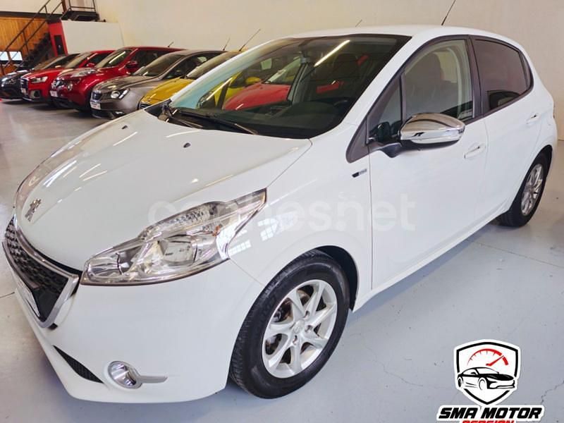 Usado Peugeot 208 Style 82 CV (60 kW) 2014 Blanco Utilitario