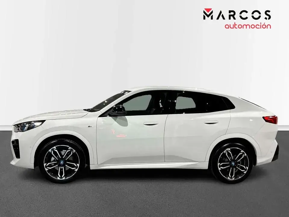 Usado BMW iX2 Comfort Edition 150 kW (204 CV) 2024 Blanco SUV