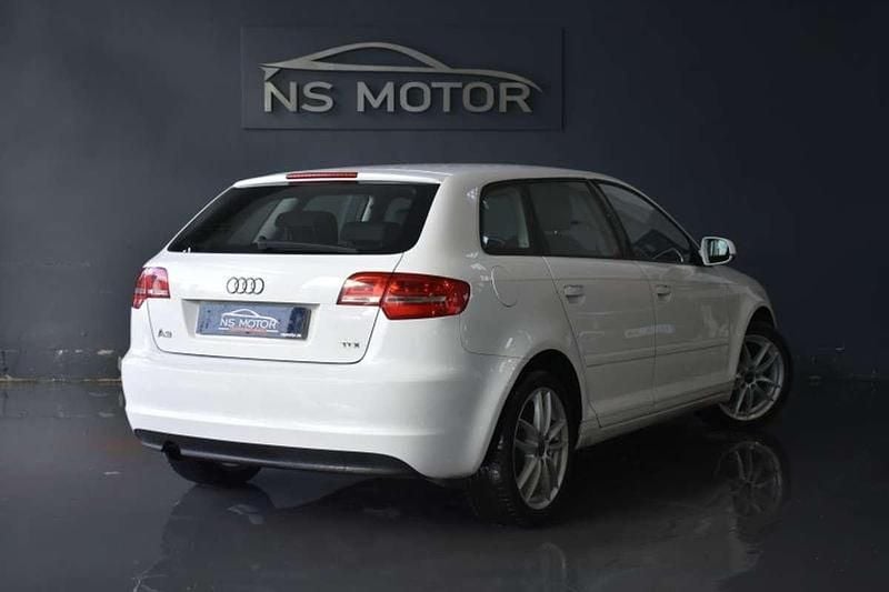 Usado Audi A3 Sportback Ambition 140 CV (102 kW) 2012 Blanco Utilitario