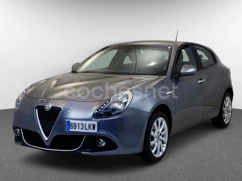 Gris / plata Usado 2020 Alfa Romeo Giulietta Berlina | 15.190 € (Un poco caro) - Imagen 1/4