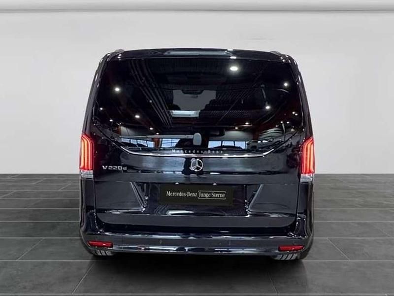 Usado Mercedes V220 163 CV (119 kW) 2025 Negro Monovolumen