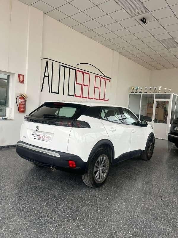 Usado Peugeot 2008 Active 110 CV (80 kW) 2021 Blanco SUV