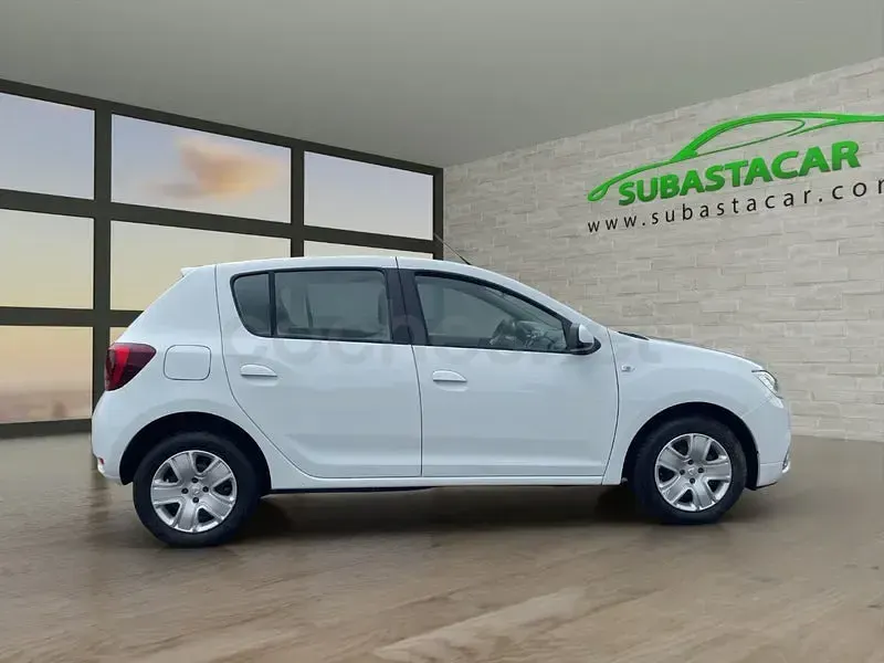 Usado Dacia Sandero Comfort 95 CV (69 kW) 2020 Blanco Berlina