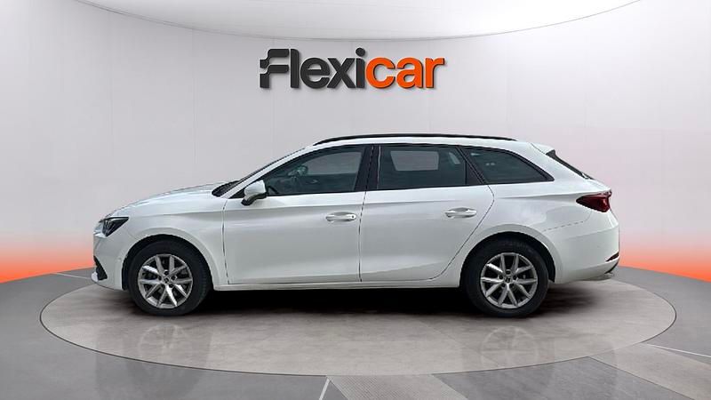 Usado Seat Leon Style 116 CV (85 kW) 2023 Blanco Familiar