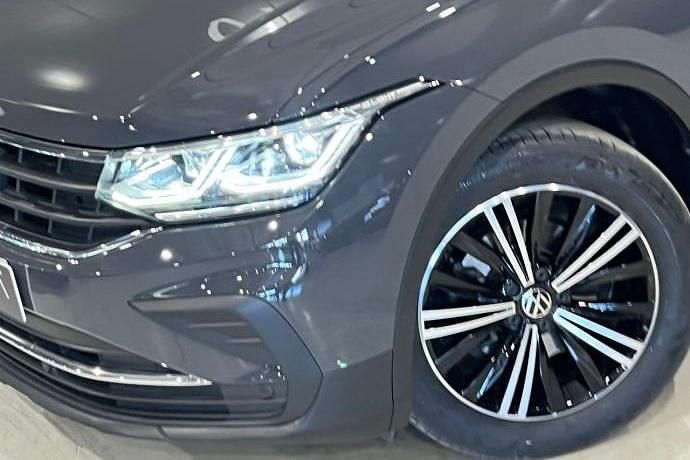 Usado VW Tiguan Life 148 CV (108 kW) 2021 SUV