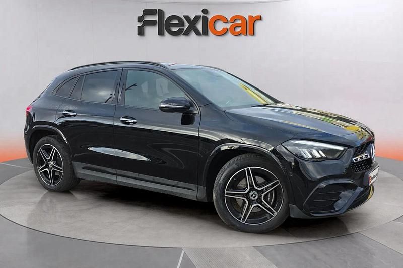 Usado Mercedes GLA200 150 CV (110 kW) 2025 Negro SUV