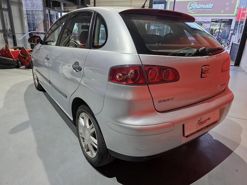 Usado Seat Ibiza Reference 100 CV (73 kW) 2006 Gris Utilitario