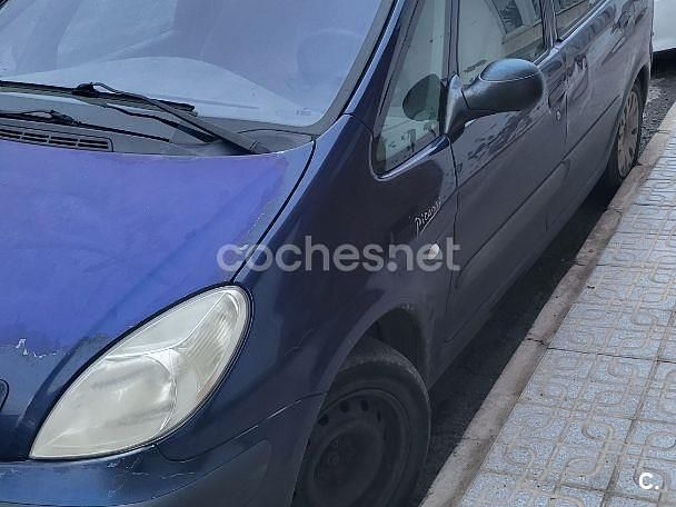 Usado Citroën Xsara Picasso Exclusive 90 CV (66 kW) 2005 Azul Monovolumen