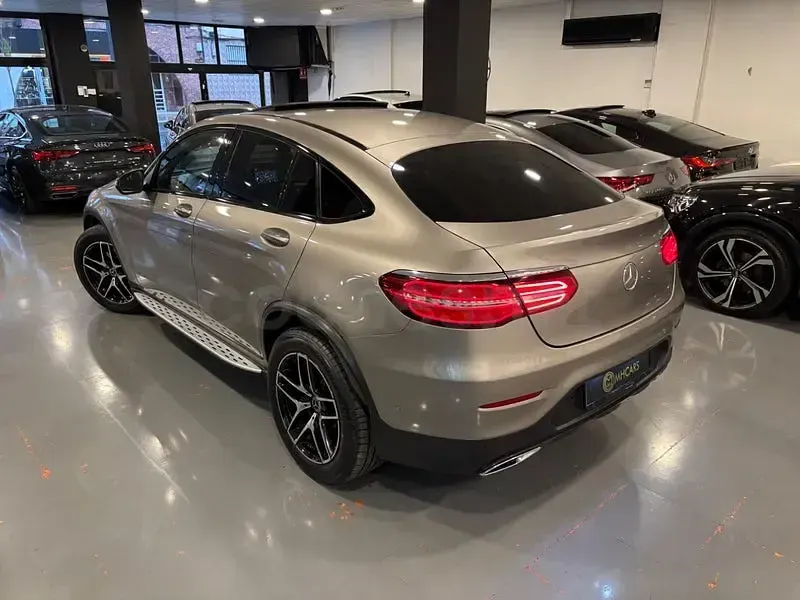 Usado Mercedes GLC220 194 CV (142 kW) 2020 Gris / plata Coupe