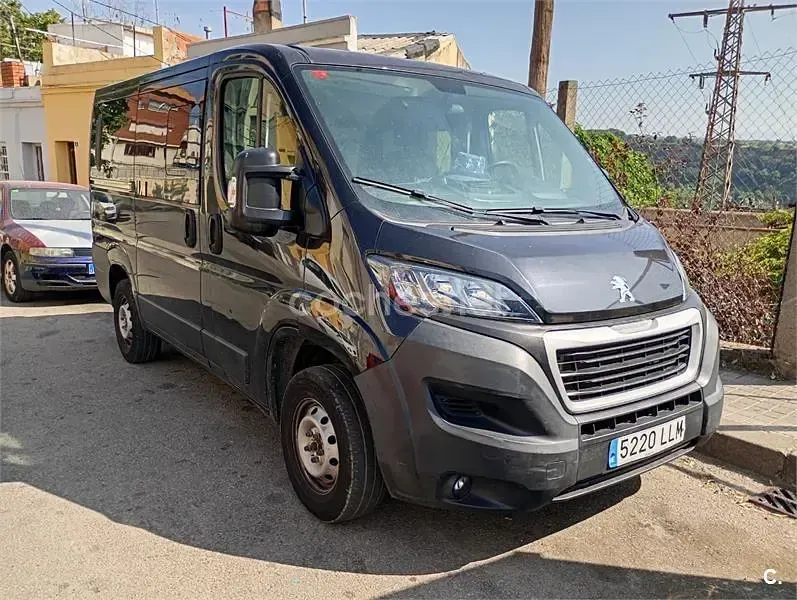 Usado Peugeot Boxer 86 CV (63 kW) 2002 Negro Van