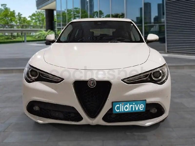 Usado Alfa Romeo Stelvio Sprint 190 CV (139 kW) 2021 Blanco SUV