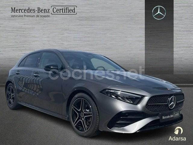 Nuevo Mercedes A180 136 CV (100 kW) 2025 Gris / plata Berlina