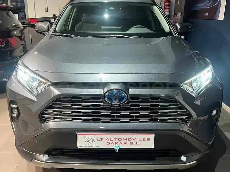 Usado Toyota RAV4 Hybrid Business Edition 218 CV (160 kW) 2022 Gris / plata SUV