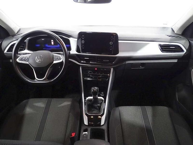 Usado VW T-Roc Life 116 CV (85 kW) 2023 Gris / plata SUV