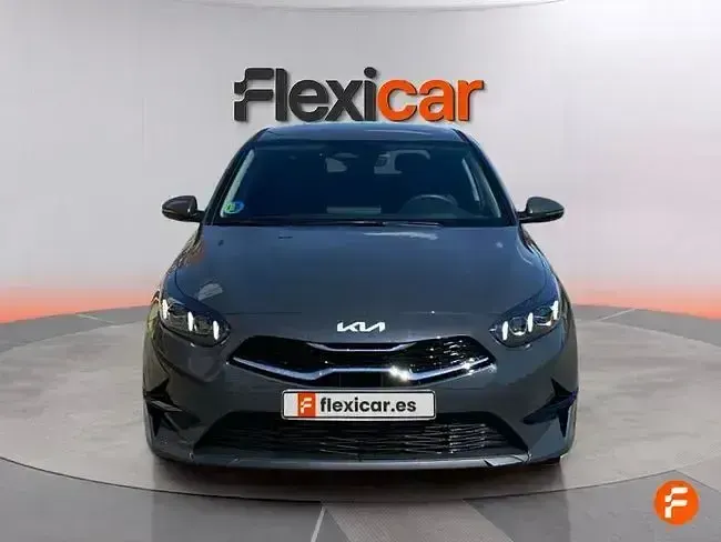 Usado Kia Ceed 140 CV (102 kW) 2024 Gris Utilitario