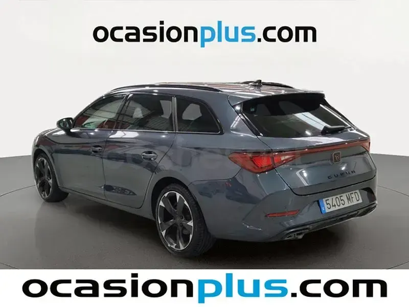 Usado Cupra Leon 150 CV (110 kW) 2023 Gris / plata Familiar