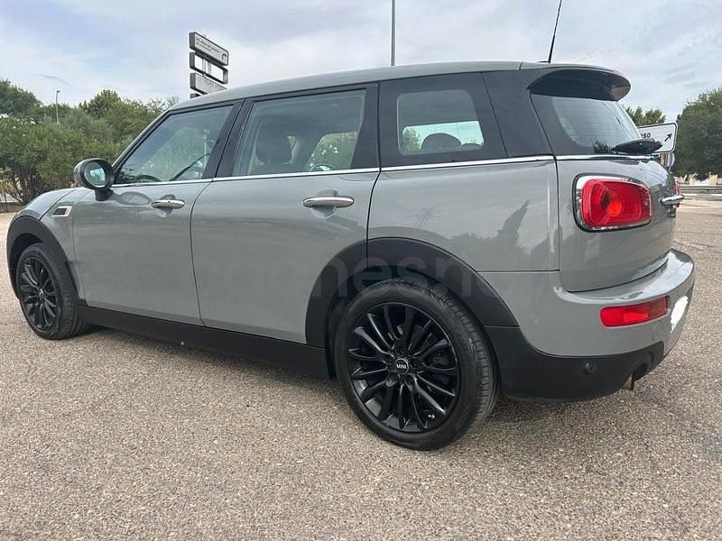 Usado Mini One Clubman 102 CV (75 kW) 2019 Gris / plata Familiar