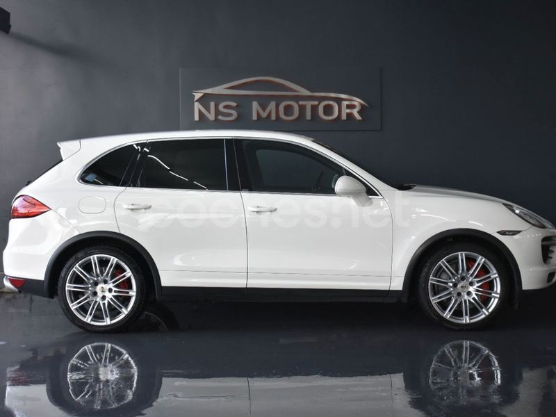 Usado Porsche Cayenne Turbo 520 CV (382 kW) 2011 Blanco SUV