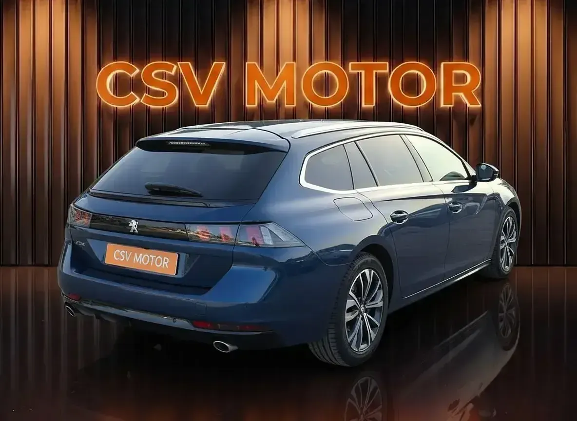 Usado Peugeot 508 SW Allure 225 CV (165 kW) 2021 Azul Familiar