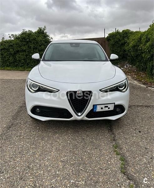 Usado Alfa Romeo Stelvio 150 CV (110 kW) 2017 Blanco SUV